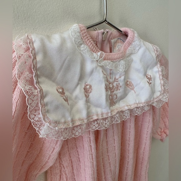 Vintage Baby One Piece - Blush with White Collar with embroidery and Lace - 0-3m - Picture 5 of 7